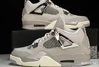 WMNS Air Jordan “Frozen Moments” 4 0522